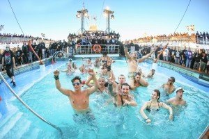 Full Metal Cruise IV Pooldeck